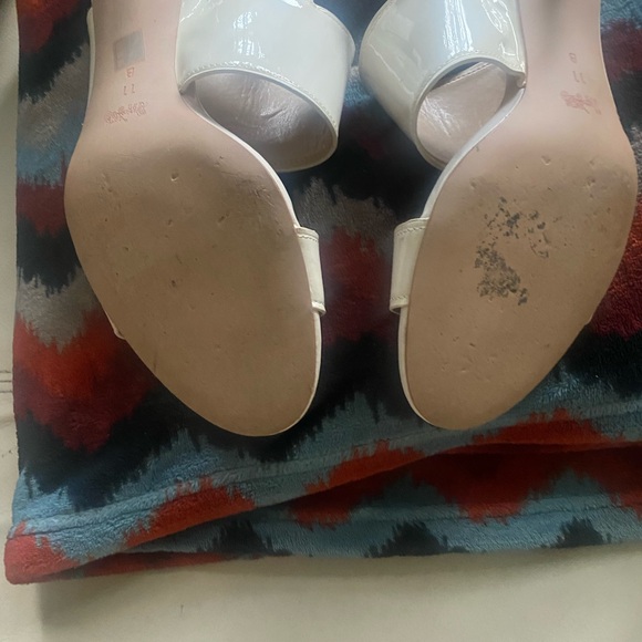 Coach Elegant Cream Slingback Heels - Picture 5 of 8